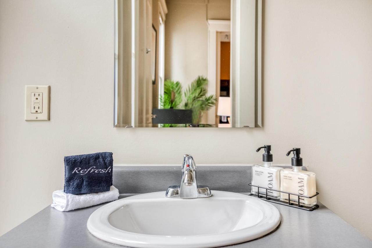 Mint House - 4th Street 4*